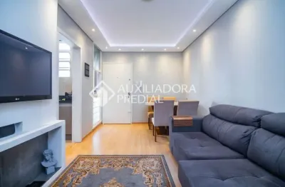 Apartamento com 2 quartos à venda na avenida cristóvão colombo, 2533, auxiliadora, porto alegre, 57 m2 por r$ 430.000