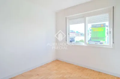 Apartamento com 2 quartos à venda na rua comendador rodolfo gomes, 403, menino deus, porto alegre, 58 m2 por r$ 410.000