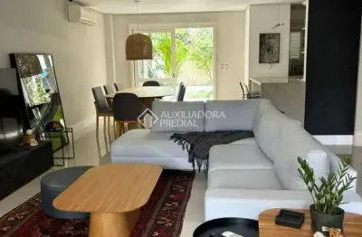 Casa com 4 quartos à venda na rua botafogo, 693, menino deus, porto alegre, 226 m2 por r$ 1.400.000