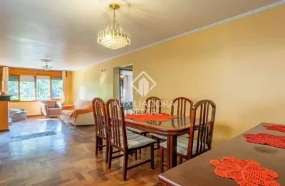 Casa com 7 quartos à venda na rua das caravelas, 243, vila ipiranga, porto alegre, 250 m2 por r$ 1.300.000
