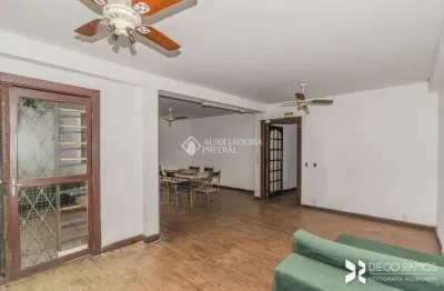 Casa com 14 quartos à venda na rua santa terezinha, 277, farroupilha, porto alegre, 128 m2 por r$ 2.980.000
