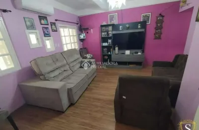 Casa com 3 quartos à venda na ezolda lemes, 1076, costa e silva, porto alegre, 180 m2 por r$ 350.000