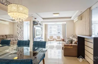 Apartamento com 2 quartos à venda na avenida benno mentz, 100, vila ipiranga, porto alegre, 62 m2 por r$ 490.000