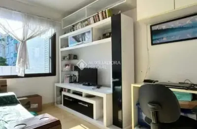 Apartamento com 2 quartos à venda na rua general portinho, 543, centro histórico, porto alegre, 61 m2 por r$ 380.000