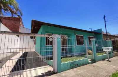 Casa com 3 quartos à venda na rua pardais, 387, jardim algarve, alvorada, 67 m2 por r$ 319.000