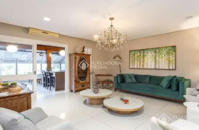 Casa em condomínio fechado com 3 quartos à venda na rua joão paetzel, 632, chácara das pedras, porto alegre, 282 m2 por r$ 2.800.000