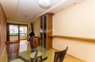 Apartamento com 3 quartos para alugar na Avenida Alegrete, 139, Petrópolis, Porto Alegre, 90 m2 por R$ 3.300