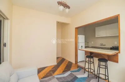Apartamento com 1 quarto para alugar na praça conde de porto alegre, 77, centro histórico, porto alegre, 38 m2 por r$ 1.800