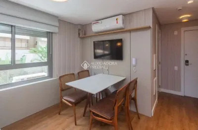 Apartamento com 1 quarto para alugar na avenida lageado, 615, petrópolis, porto alegre, 43 m2 por r$ 3.300