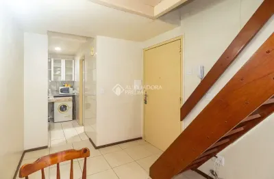 Apartamento com 1 quarto para alugar na rua duque de caxias, 1515, centro histórico, porto alegre, 50 m2 por r$ 1.690