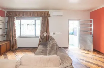 Apartamento com 3 quartos para alugar na rua riachuelo, 1612, centro histórico, porto alegre, 107 m2 por r$ 3.000
