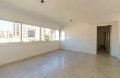 Apartamento com 2 quartos para alugar na avenida lavras, 247, petrópolis, porto alegre, 75 m2 por r$ 4.800