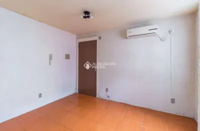 Apartamento com 2 quartos para alugar na rua vinte e seis de março, 415, mário quintana, porto alegre, 48 m2 por r$ 690