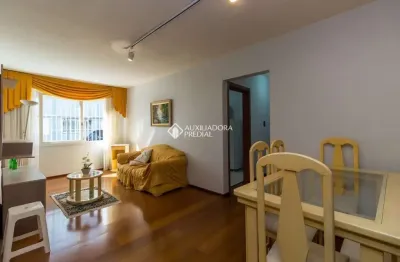 Apartamento com 2 quartos para alugar na rua capitão pedro werlang, 179, partenon, porto alegre, 70 m2 por r$ 1.800