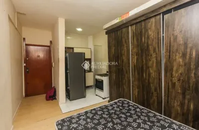 Apartamento com 1 quarto para alugar na rua doutor flores, 106, centro histórico, porto alegre, 31 m2 por r$ 1.200