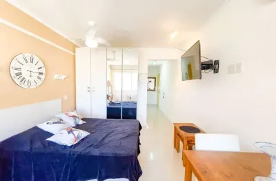 Apartamento com 1 quarto para alugar na rua duque de caxias, 812, centro, porto alegre, 33 m2 por r$ 1.950