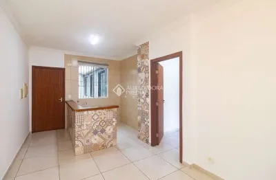 Apartamento com 2 quartos para alugar na rua washington luiz, 868, centro histórico, porto alegre, 70 m2 por r$ 1.650