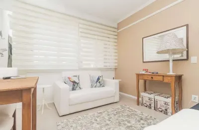 Loft com 1 quarto para alugar na rua duque de caxias, 812, centro, porto alegre, 33 m2 por r$ 1.950
