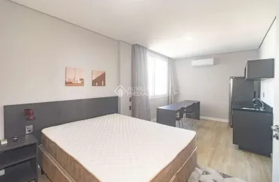 Apartamento com 1 quarto para alugar na rua senhor dos passos, 154, centro histórico, porto alegre, 27 m2 por r$ 2.300