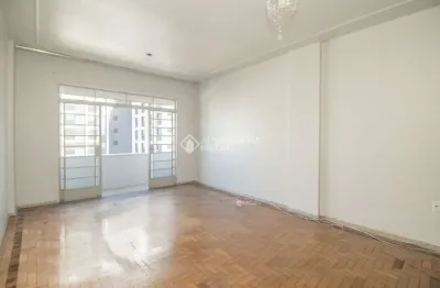 Apartamento com 3 quartos para alugar na rua professor duplan, 25, rio branco, porto alegre, 115 m2 por r$ 2.850
