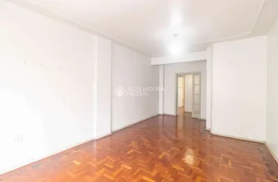 Apartamento com 3 quartos para alugar na rua professor duplan, 25, rio branco, porto alegre, 115 m2 por r$ 2.850