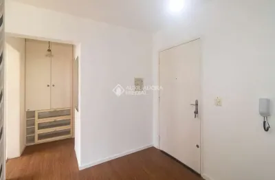 Apartamento com 1 quarto para alugar na rua duque de caxias, 1667, centro histórico, porto alegre, 31 m2 por r$ 1.450