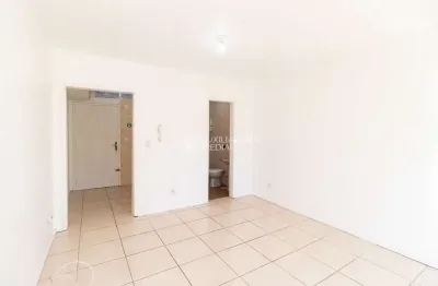 Kitnet / stúdio para alugar na rua liberdade, 170, rio branco, porto alegre, 27 m2 por r$ 1.300