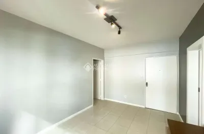 Apartamento com 2 quartos para alugar na Rua Monsenhor Veras, 711, Santana, Porto Alegre, 56 m2 por R$ 3.000