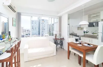 Apartamento com 1 quarto para alugar na rua duque de caxias, 1623, centro histórico, porto alegre, 32 m2 por r$ 2.200