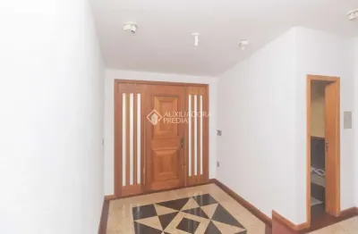 Casa em condomínio fechado com 3 quartos para alugar na rua matias josé bins, 847, três figueiras, porto alegre, 300 m2 por r$ 7.750