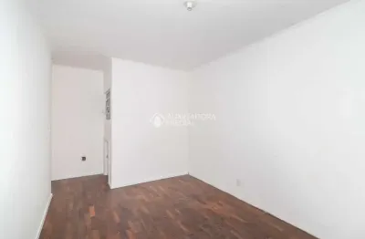 Apartamento com 2 quartos para alugar na rua luiz manoel, 31, santana, porto alegre, 58 m2 por r$ 2.100