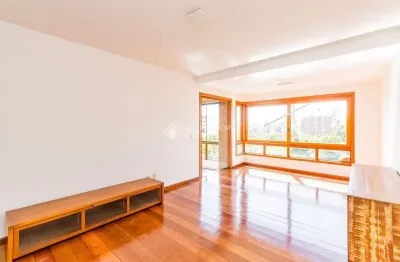Apartamento com 3 quartos para alugar na Avenida Palmeira, 660, Petrópolis, Porto Alegre, 130 m2 por R$ 5.900