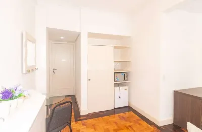 Apartamento com 1 quarto para alugar na rua general andrade neves, 150, centro histórico, porto alegre, 30 m2 por r$ 1.600