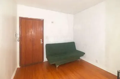 Apartamento com 1 quarto para alugar na rua duque de caxias, 1623, centro histórico, porto alegre, 32 m2 por r$ 1.400