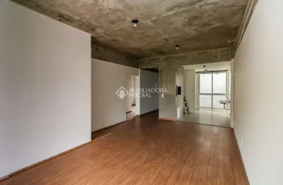 Apartamento com 2 quartos para alugar na rua domingos crescêncio, 804, santana, porto alegre, 45 m2 por r$ 2.500