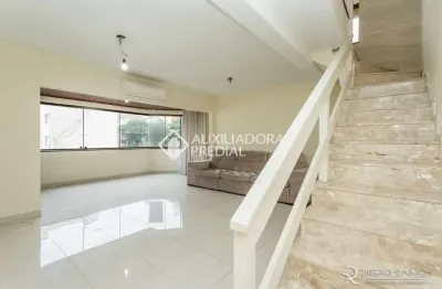 Apartamento com 2 quartos para alugar na rua perpétua teles, 36, petrópolis, porto alegre, 184 m2 por r$ 6.960