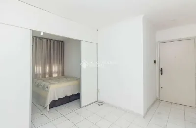 Apartamento com 1 quarto para alugar na rua dos andradas, 711, centro histórico, porto alegre, 40 m2 por r$ 1.550