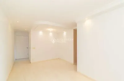 Apartamento com 3 quartos para alugar na rua professor carvalho freitas, 611, teresópolis, porto alegre, 67 m2 por r$ 2.300