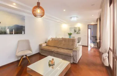 Casa em condomínio fechado com 3 quartos para alugar na rua marista, 70, vila joão pessoa, porto alegre, 220 m2 por r$ 4.800