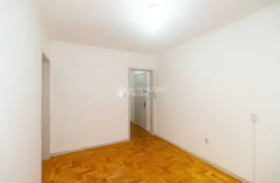 Apartamento com 2 quartos para alugar na rua demétrio ribeiro, 988, centro histórico, porto alegre, 62 m2 por r$ 1.700