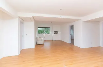 Apartamento com 3 quartos para alugar na rua tajuja, 49, três figueiras, porto alegre, 154 m2 por r$ 18.000