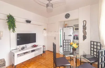 Apartamento com 1 quarto para alugar na travessa tuyuty, 10, centro histórico, porto alegre, 42 m2 por r$ 1.949
