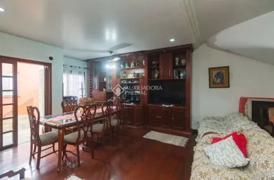 Casa com 3 quartos para alugar na rua santa maria, 186, vila são josé, porto alegre, 375 m2 por r$ 4.500