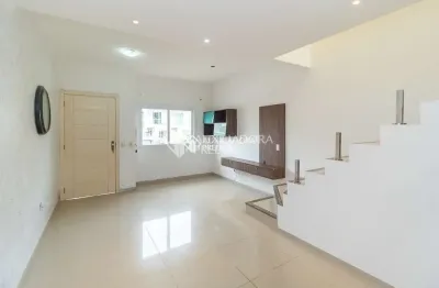 Casa com 2 quartos para alugar na rua doutor cláudio walter ferreira da silva, 74, guarujá, porto alegre, 137 m2 por r$ 3.500