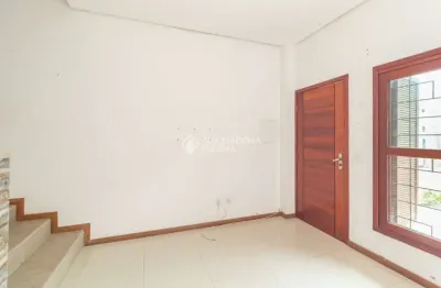 Casa em condomínio fechado com 2 quartos para alugar na rua manoel nunes da silva, 81, guarujá, porto alegre, 122 m2 por r$ 2.500
