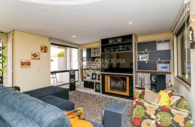 Casa em condomínio fechado com 3 quartos para alugar na avenida edgar pires de castro, 540, hípica, porto alegre, 350 m2 por r$ 8.000