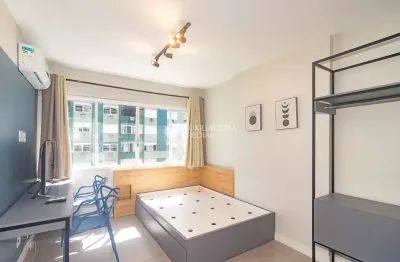 Apartamento com 1 quarto para alugar na avenida senador salgado filho, 327, centro histórico, porto alegre, 20 m2 por r$ 1.500