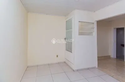 Casa em condomínio fechado com 1 quarto para alugar na rua alcindo guanabara, 128, partenon, porto alegre, 57 m2 por r$ 1.600