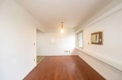 Apartamento com 1 quarto para alugar na rua duque de caxias, 1735, centro histórico, porto alegre, 47 m2 por r$ 1.700