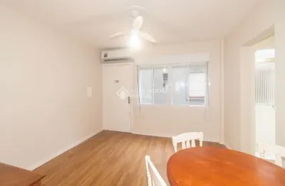 Apartamento com 2 quartos para alugar na rua demétrio ribeiro, 1059, centro histórico, porto alegre, 50 m2 por r$ 2.500